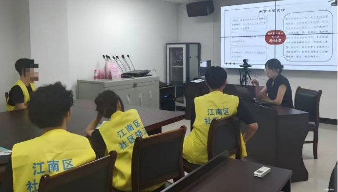 她在八桂大地的法治实践中